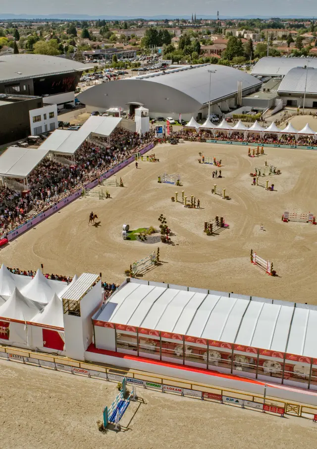 Jumping©jp Poupon Arcom Design