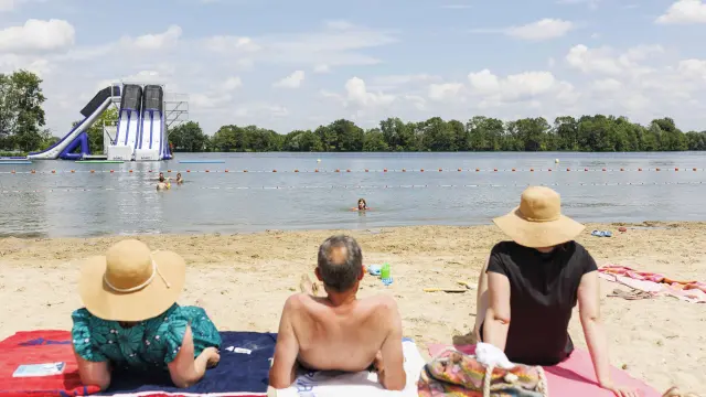 Camping et base de loisirs La Plaine Tonique