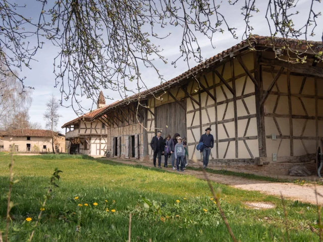 Ferme De La Foret en famille Courtes