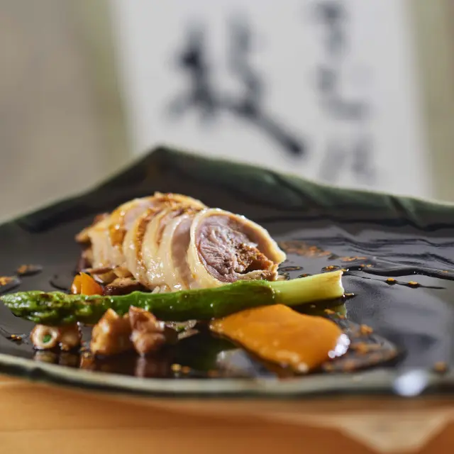 Poulet De Bresse Farci Au Comte Shiitake Et Tofu