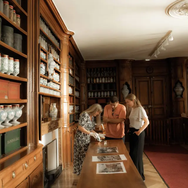 Visite commentée de l'Apothicairerie de Bourg-en-Bresse